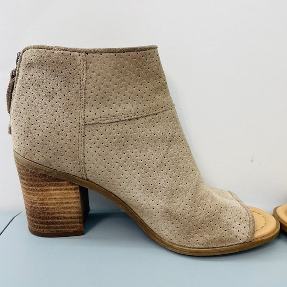 Franco Sarto Goldie Ankle Booties Boots Block Heel Peek Toe Suede Tan Womens 6 - Picture 12 of 15